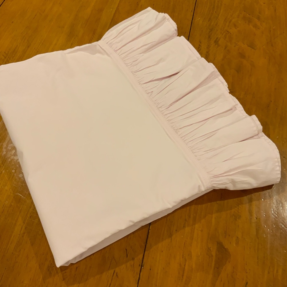 LIKE NEW Rachel Ashwell Simply Shabby Chic Queen Pink Ruffle Flat Sheet.